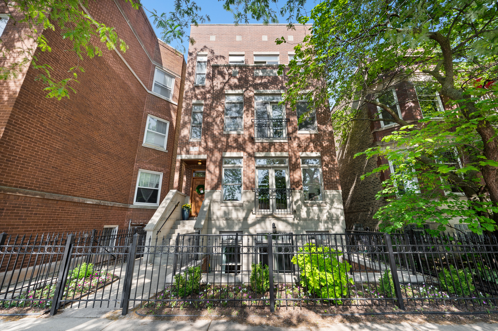 3806 Damen Avenue