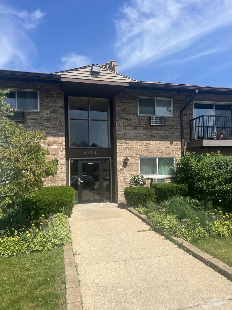 804 Old Willow Road