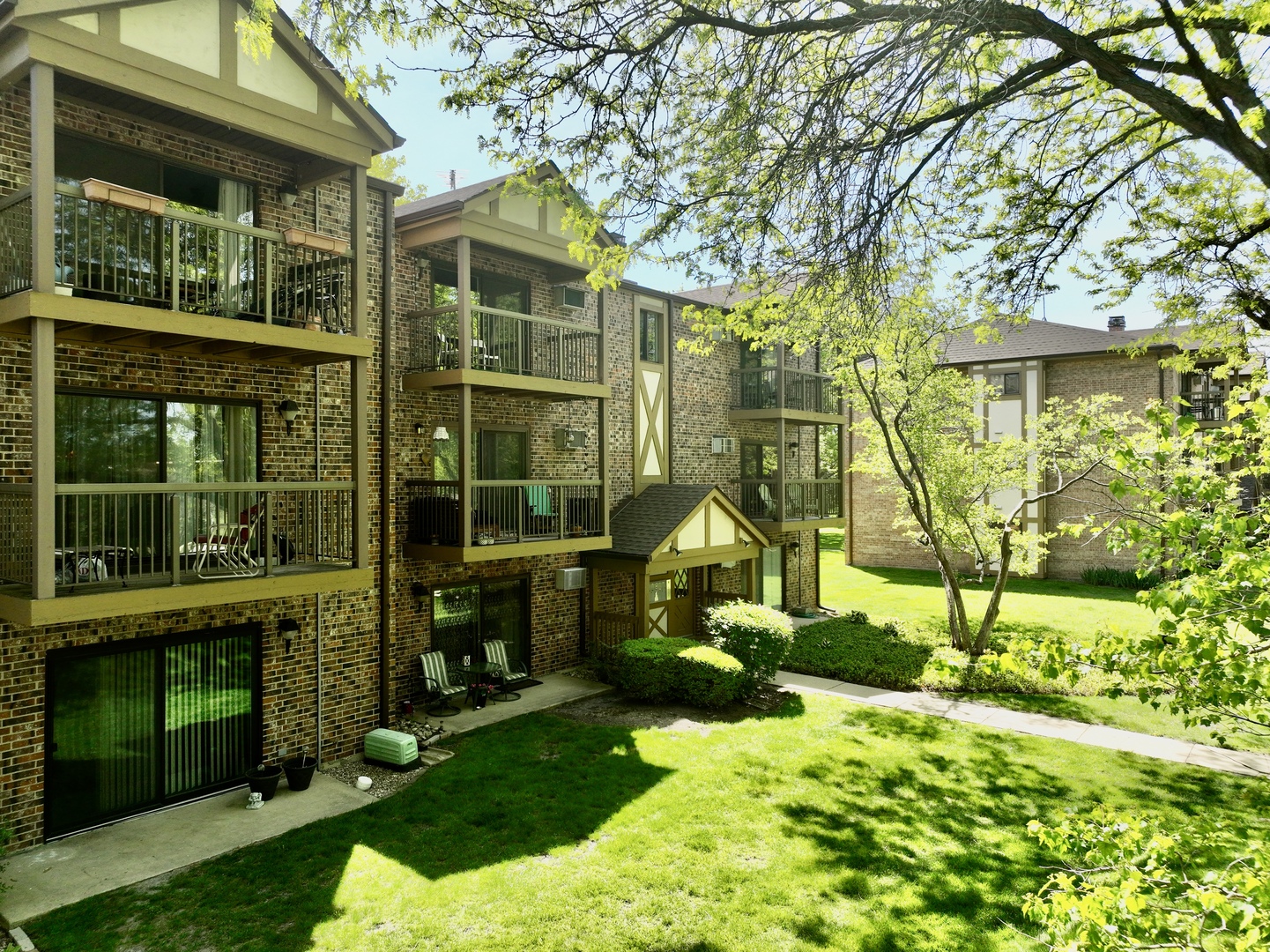 811 Dwyer Avenue