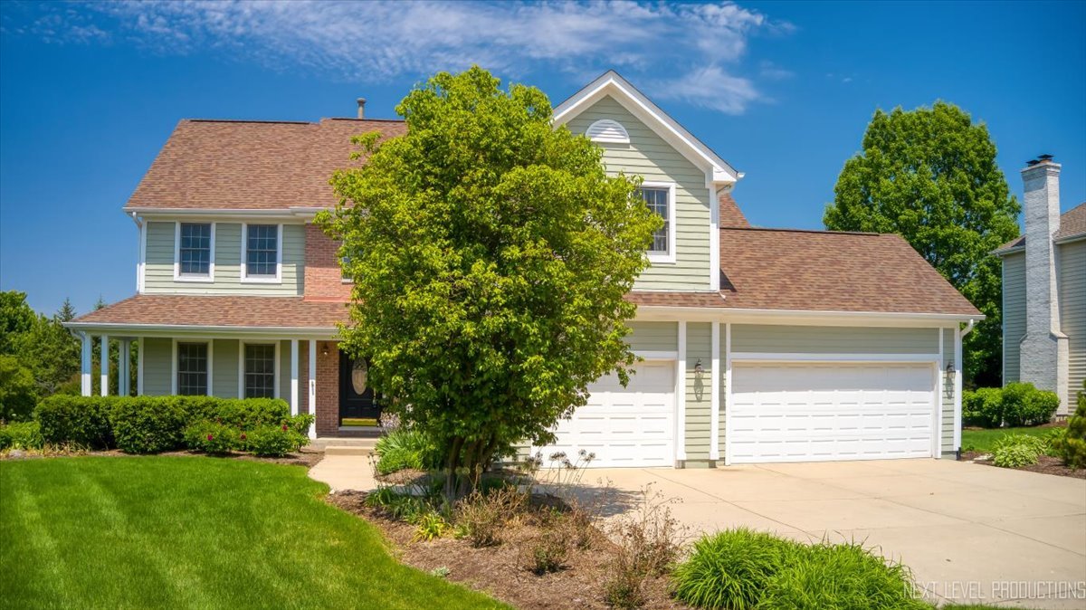 39W842 Louisa May Alcott Lane