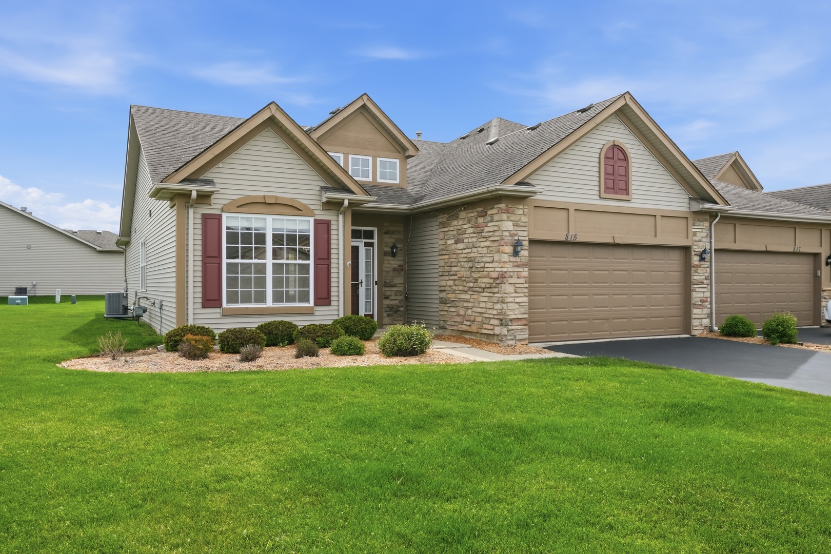 815 Charlevoix Way