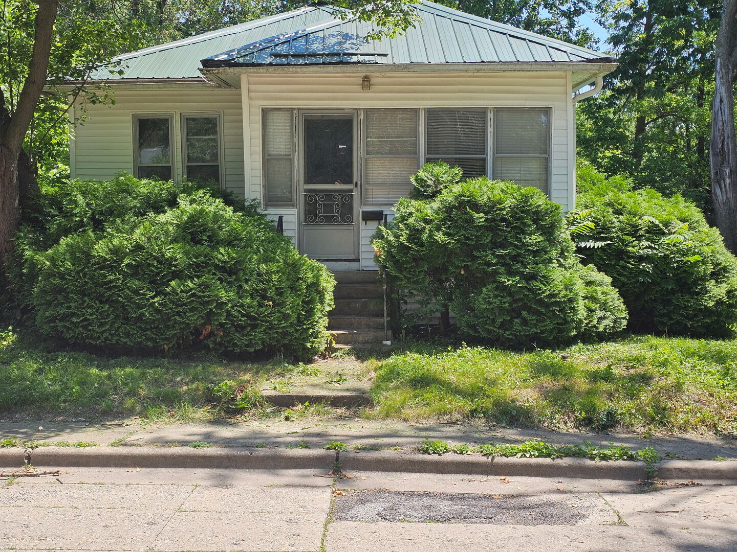 402 Johnson Avenue