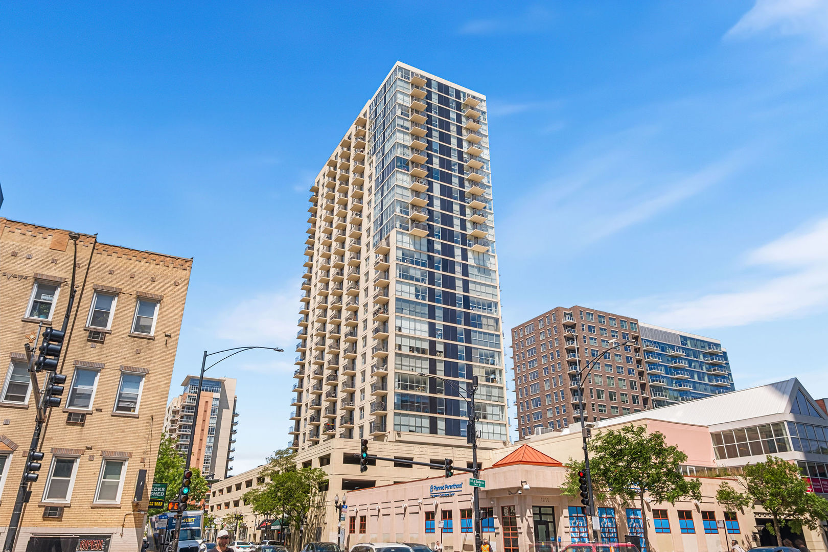 1212 La Salle Drive