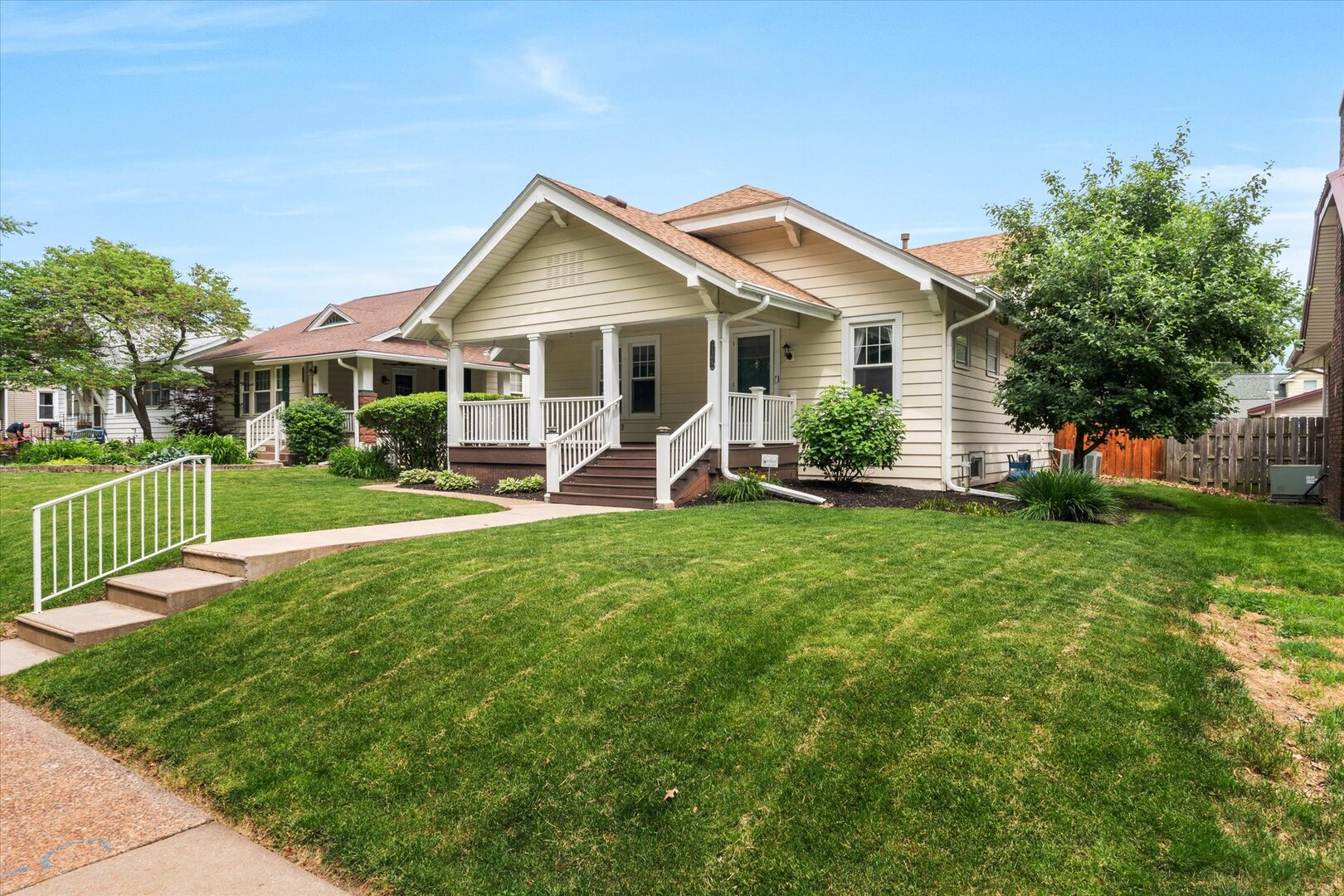 2105 HIGHLAND Avenue