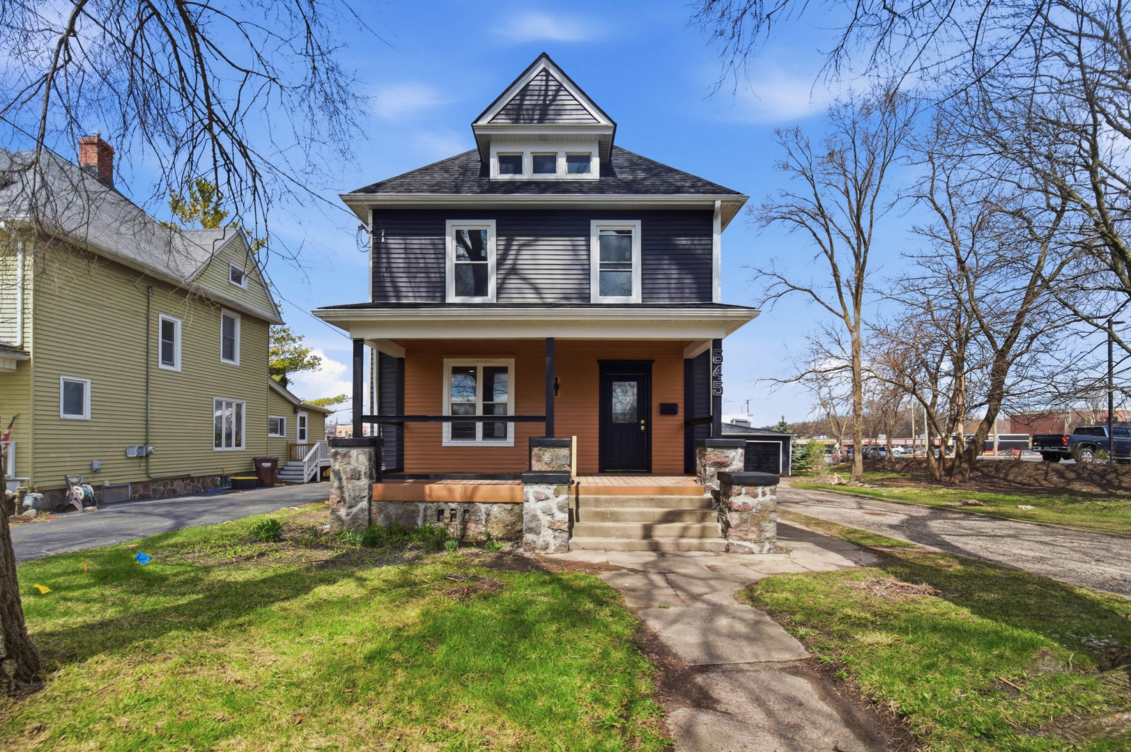 645 Calhoun Street