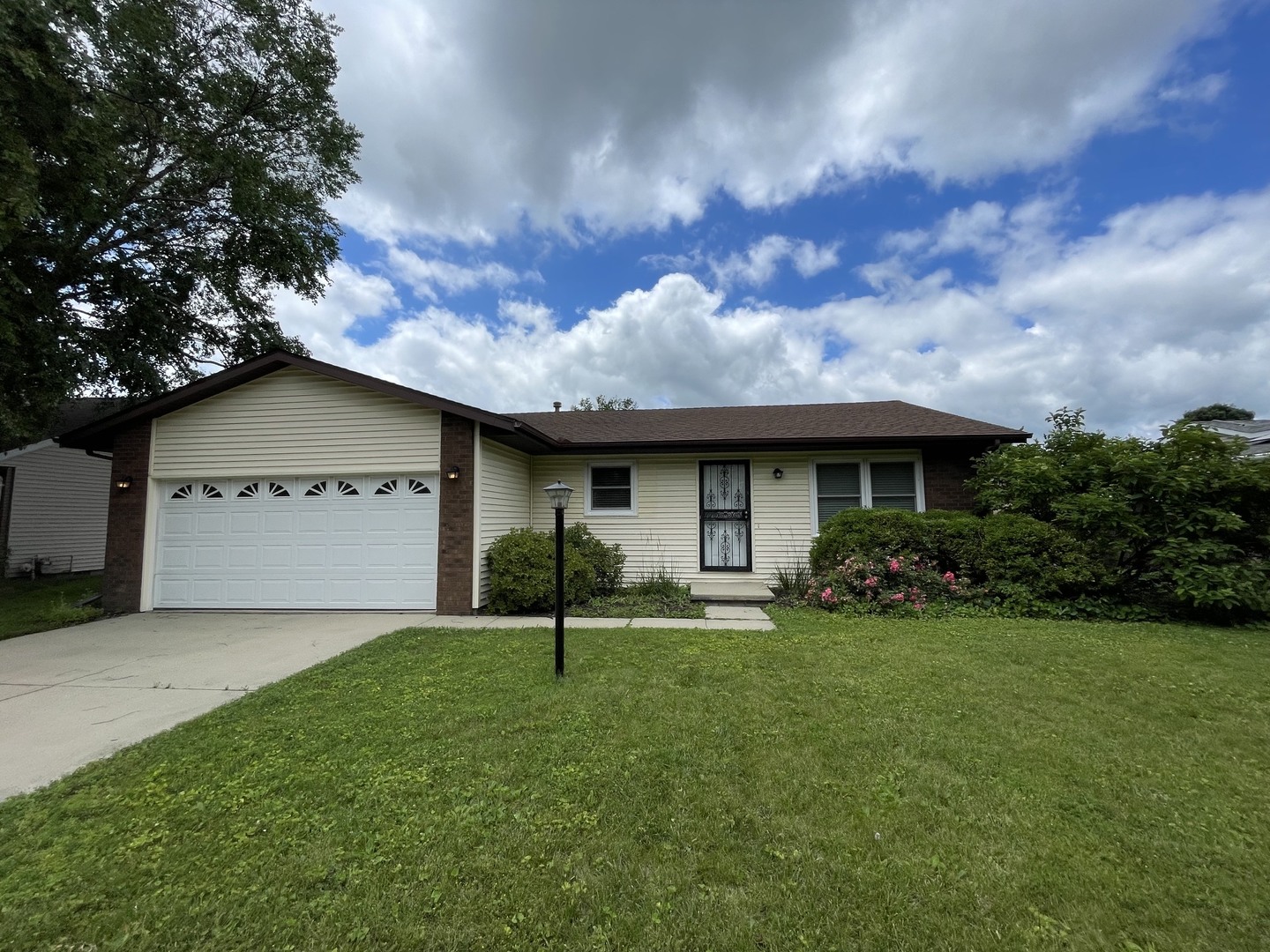 607 DELMAR Drive