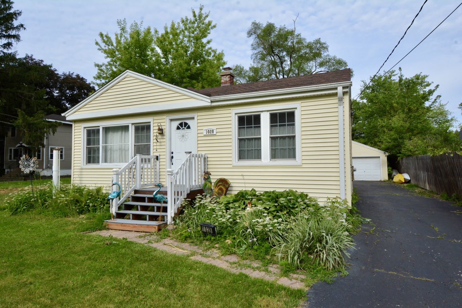 1028 West Drive
