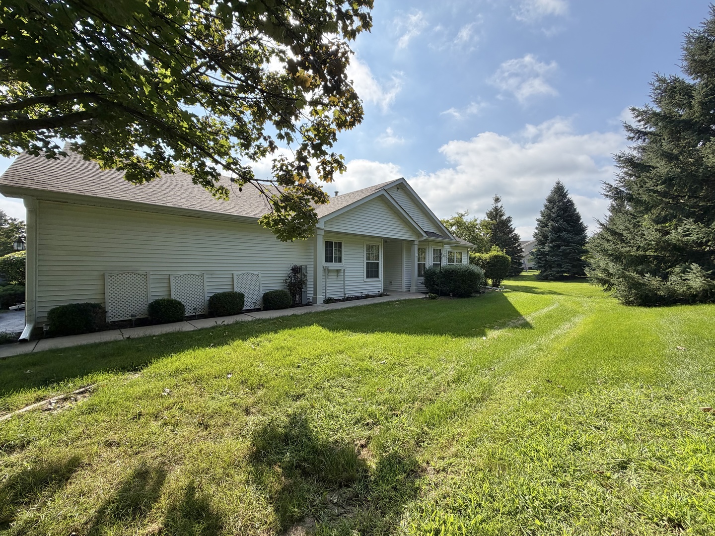 22 Rolling Oaks Road