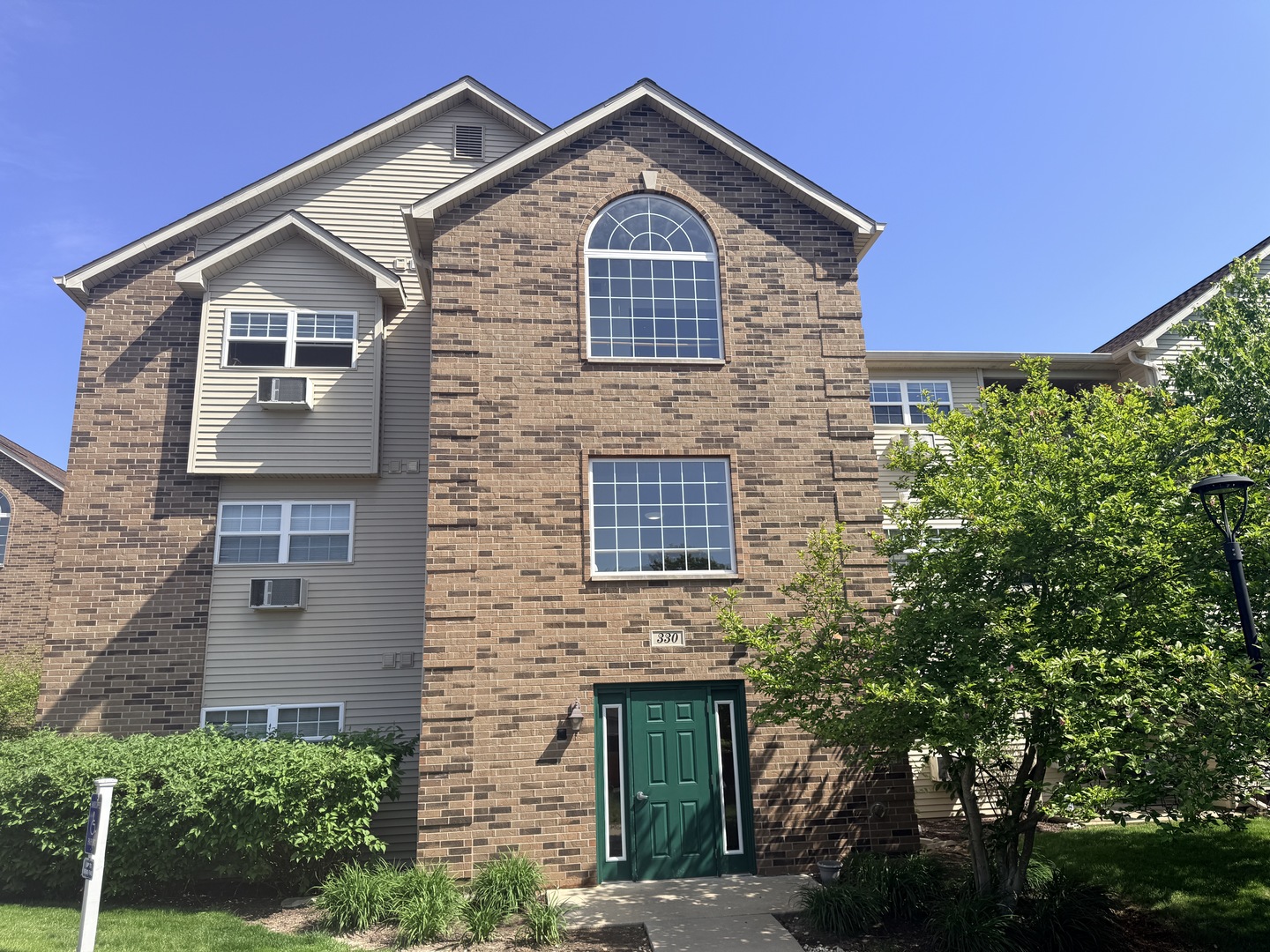330 Cunat Boulevard