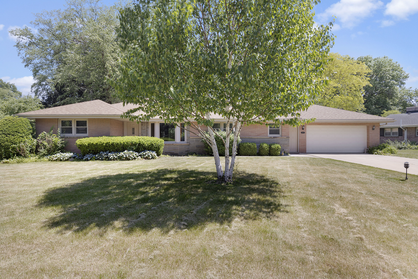 1915 GREENFIELD Lane