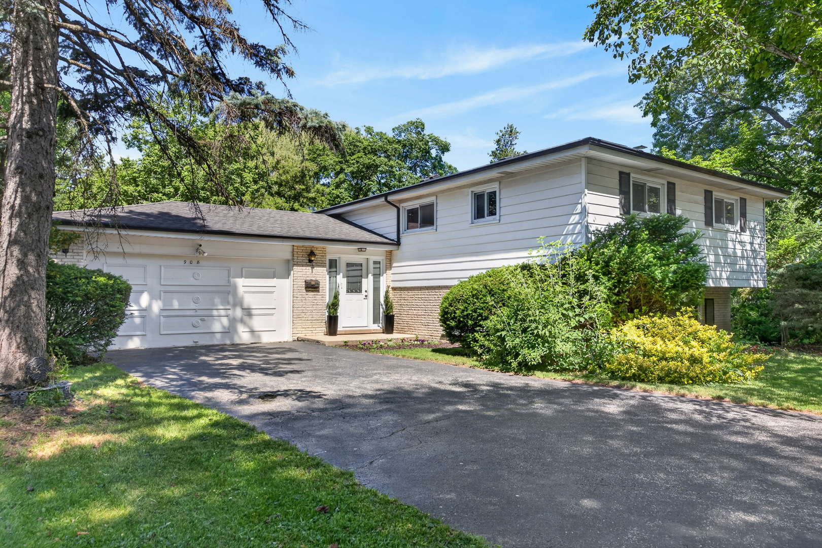 908 Arlington Heights Road