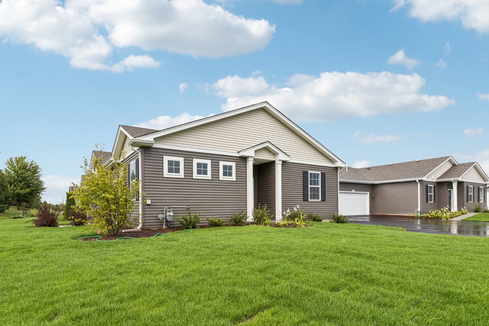 6455 maple glen Drive