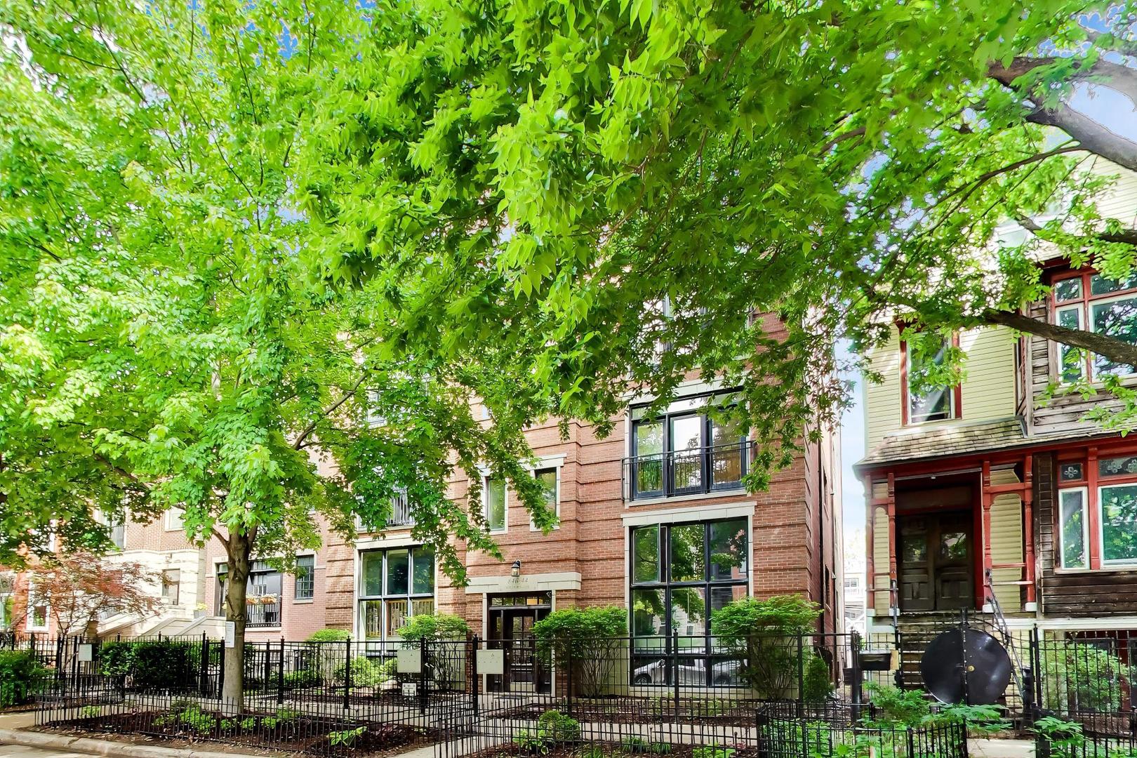 844 Roscoe Street