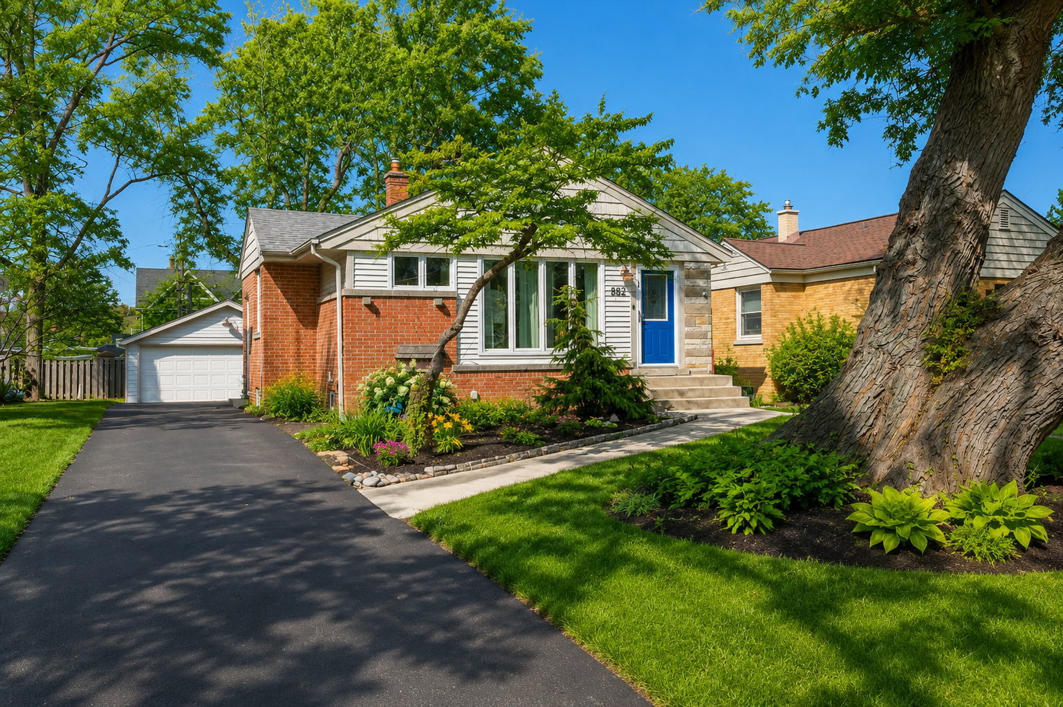 882 Hillside Avenue