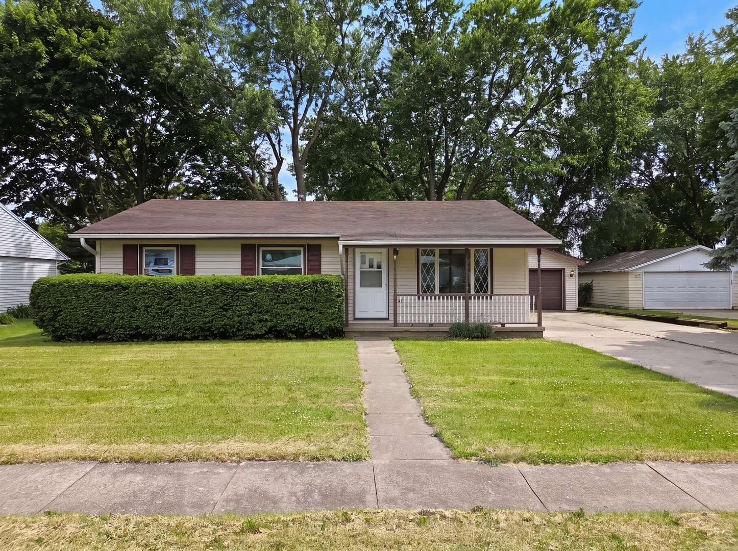 400 Phyllis Avenue