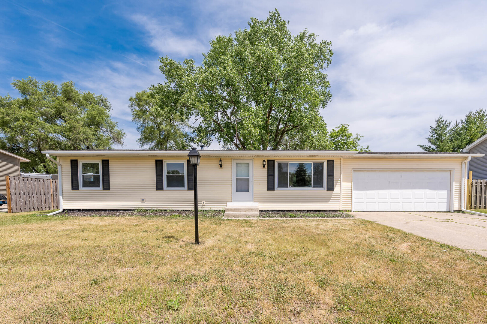 2212 Fairview Lane