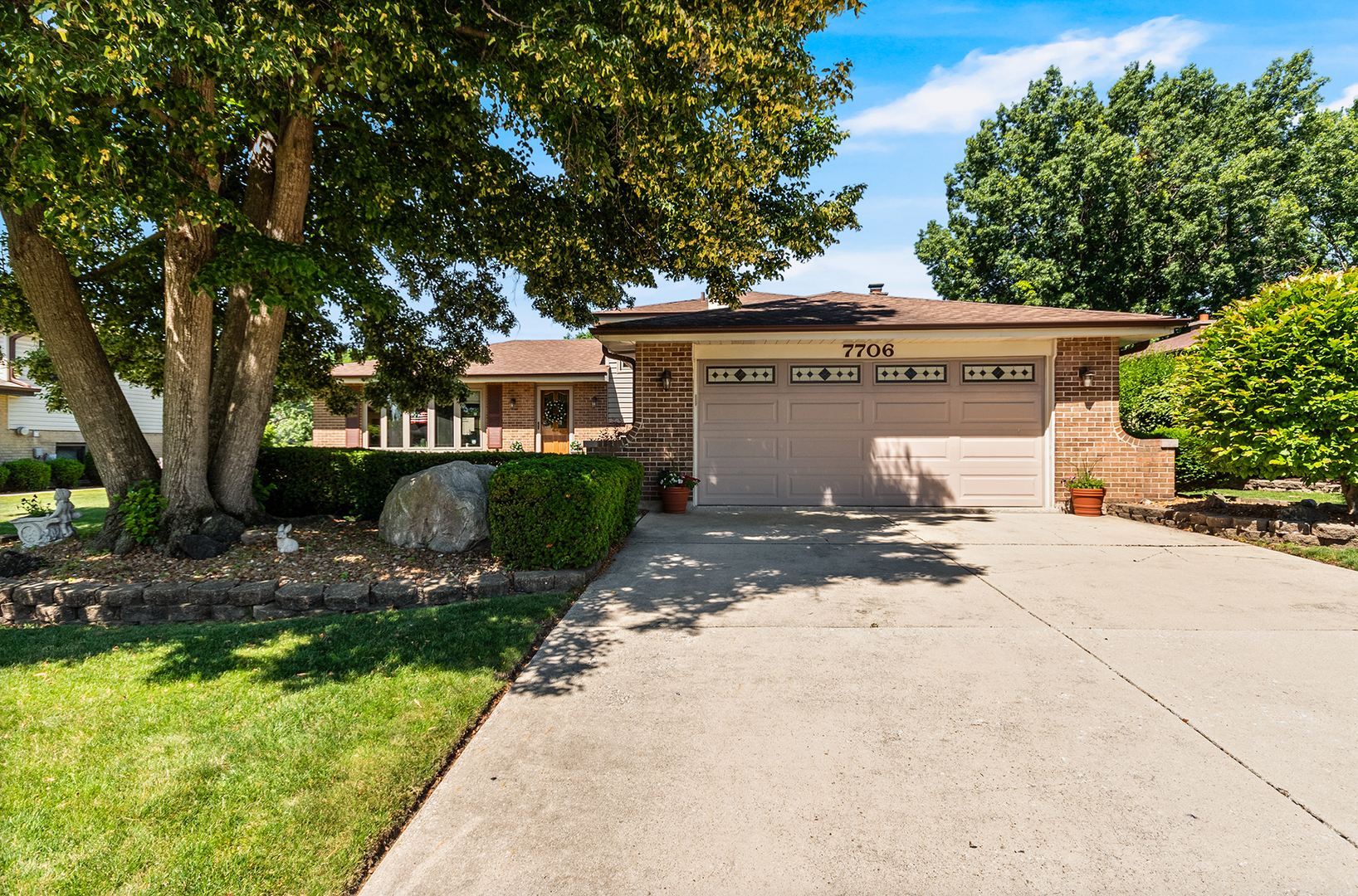 7706 Hayenga Lane