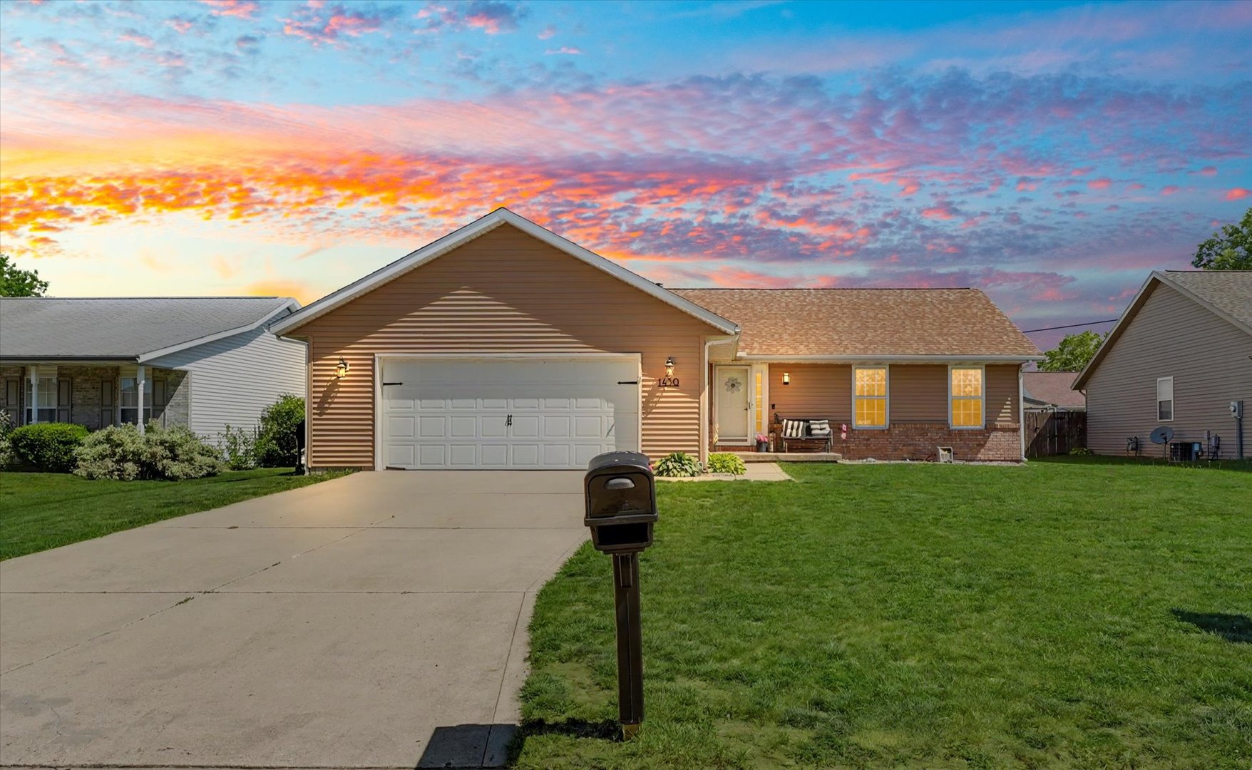 1430 Honeysuckle Lane