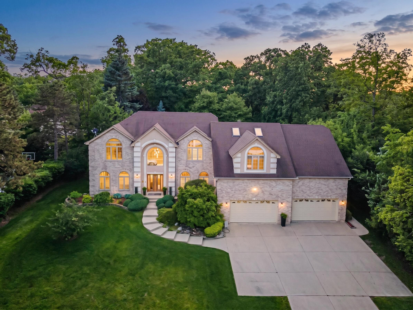 902 DORAL Drive