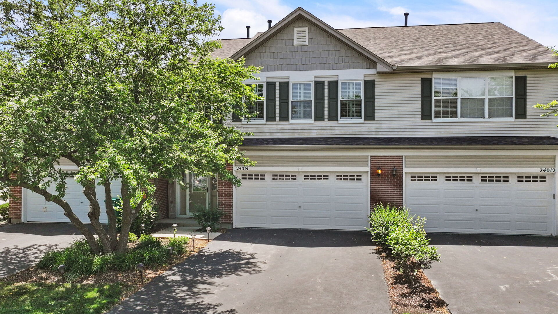 24014 Walnut Circle