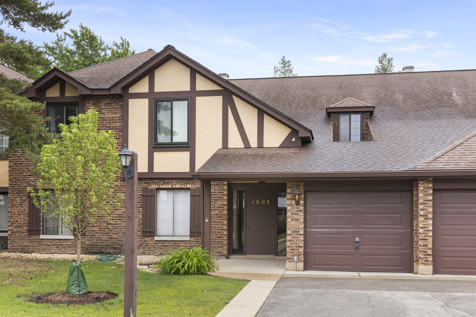 1608 Thames Court