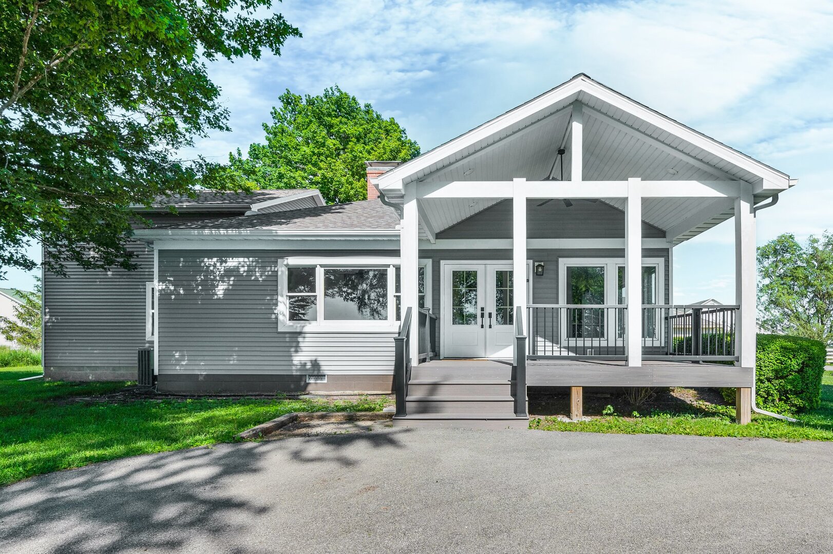 7423 1550 East Road