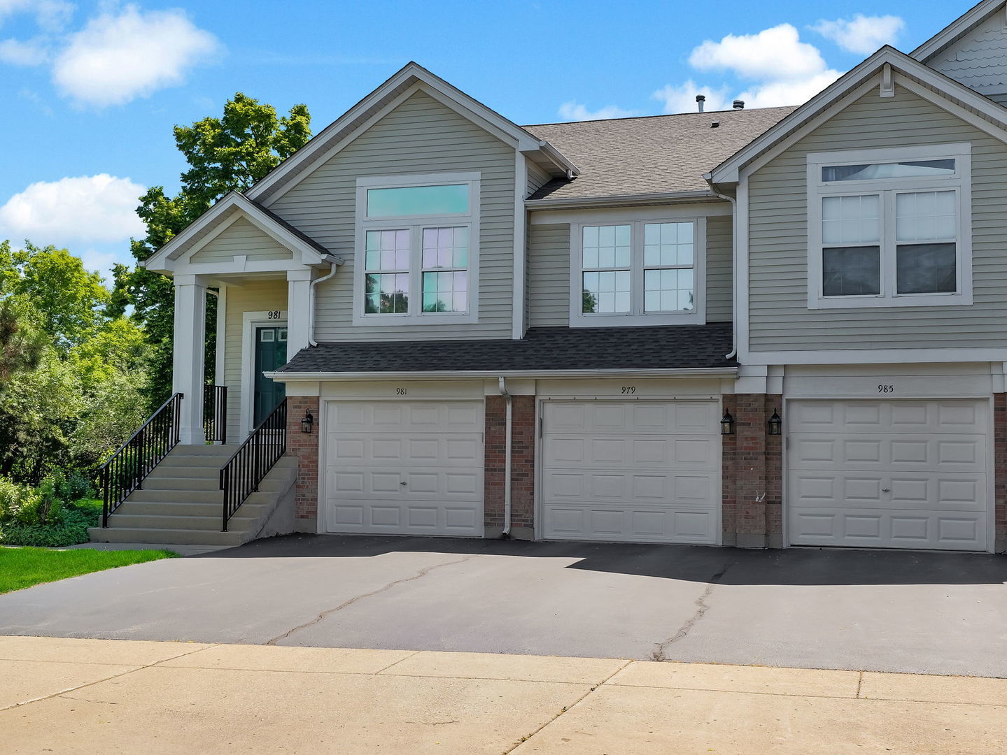 979 Huntington Drive