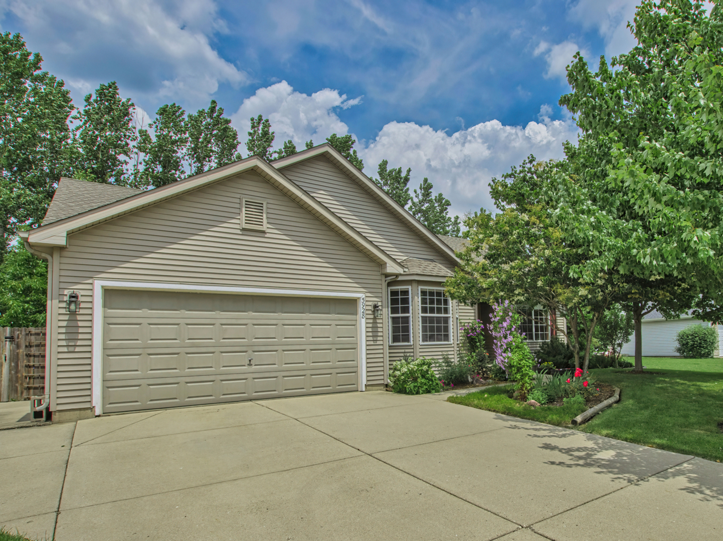 5928 BLUEGRASS Trail