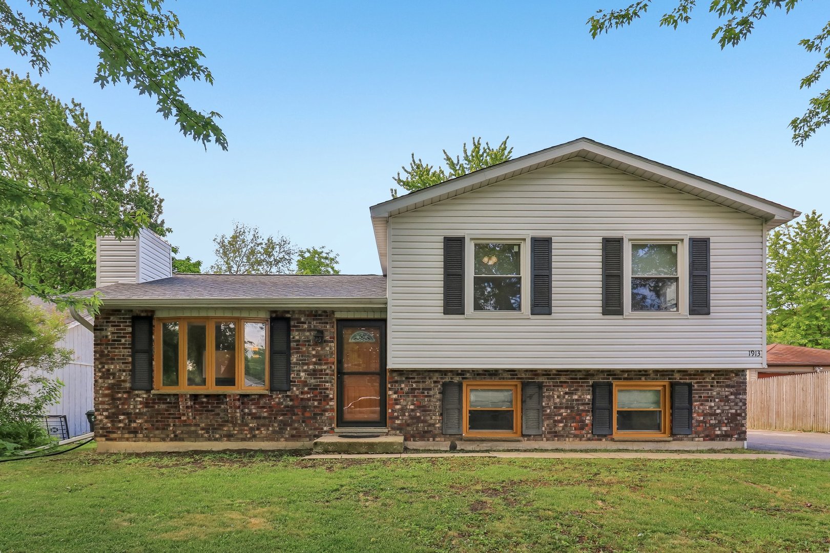 1913 Burr Oak Lane