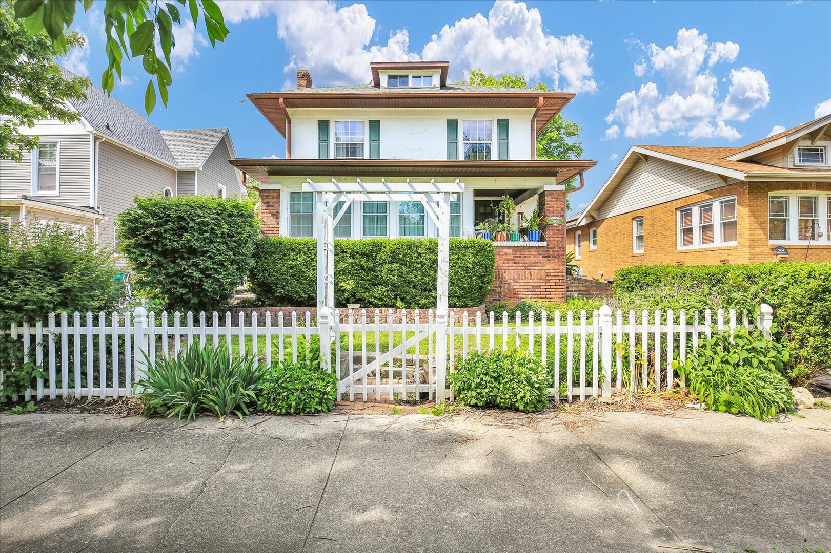 2808 Western Avenue