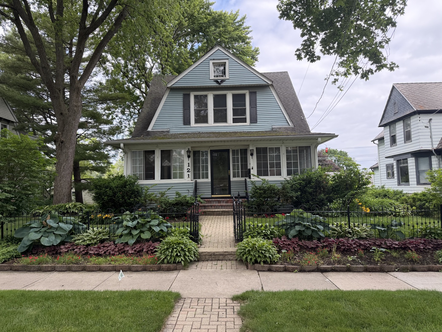 121 Alma Street