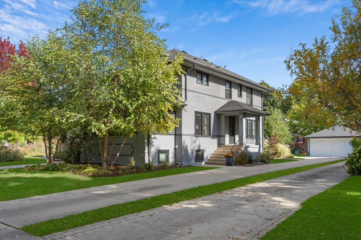 931 Lathrop Avenue