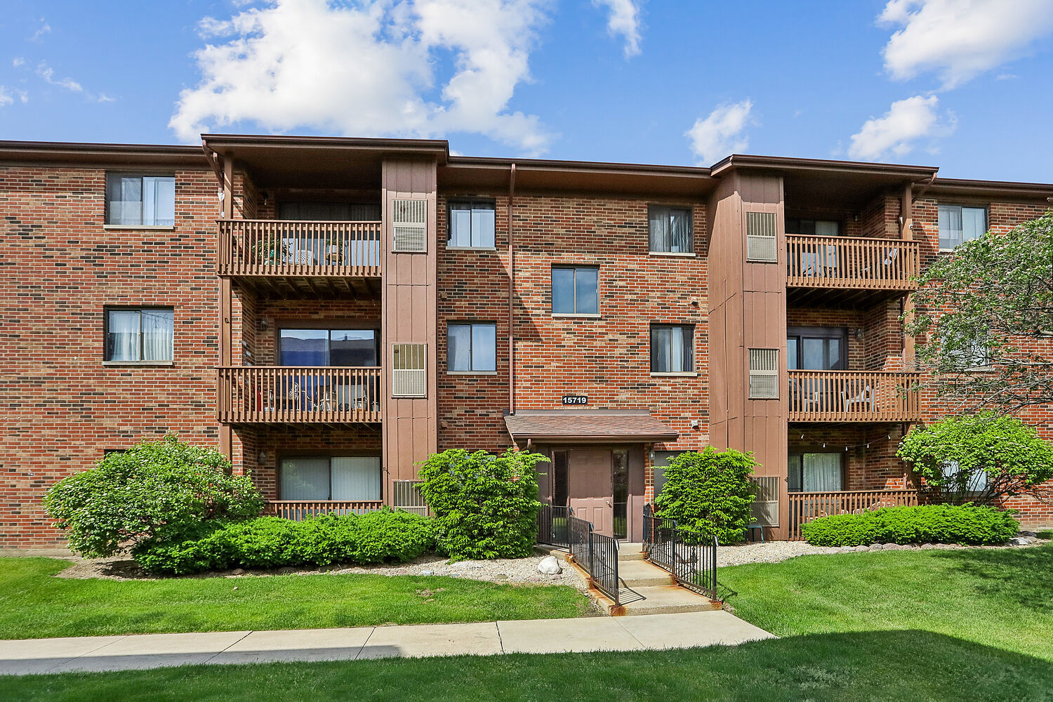 15719 Peggy Lane