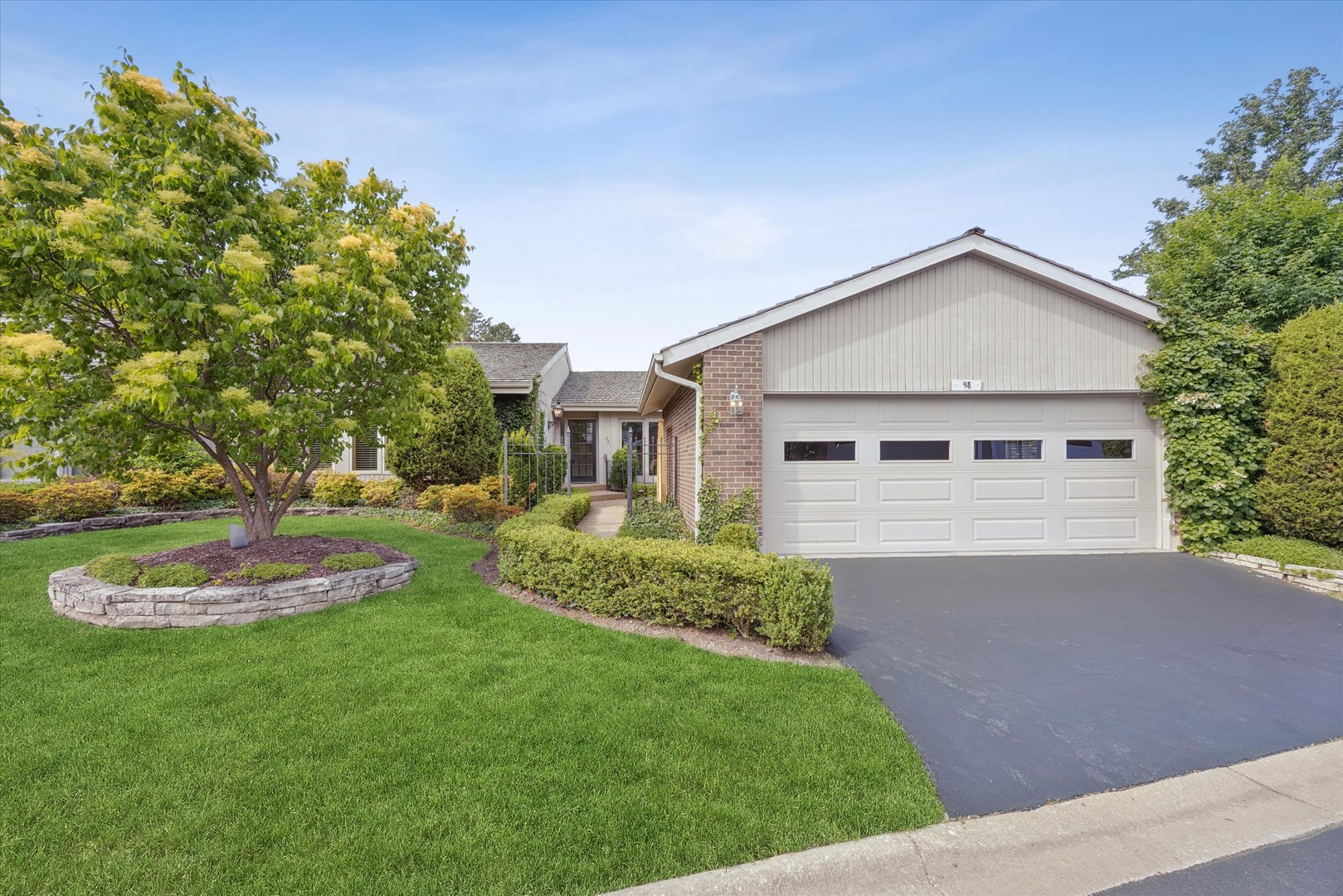98 Briarwood Circle