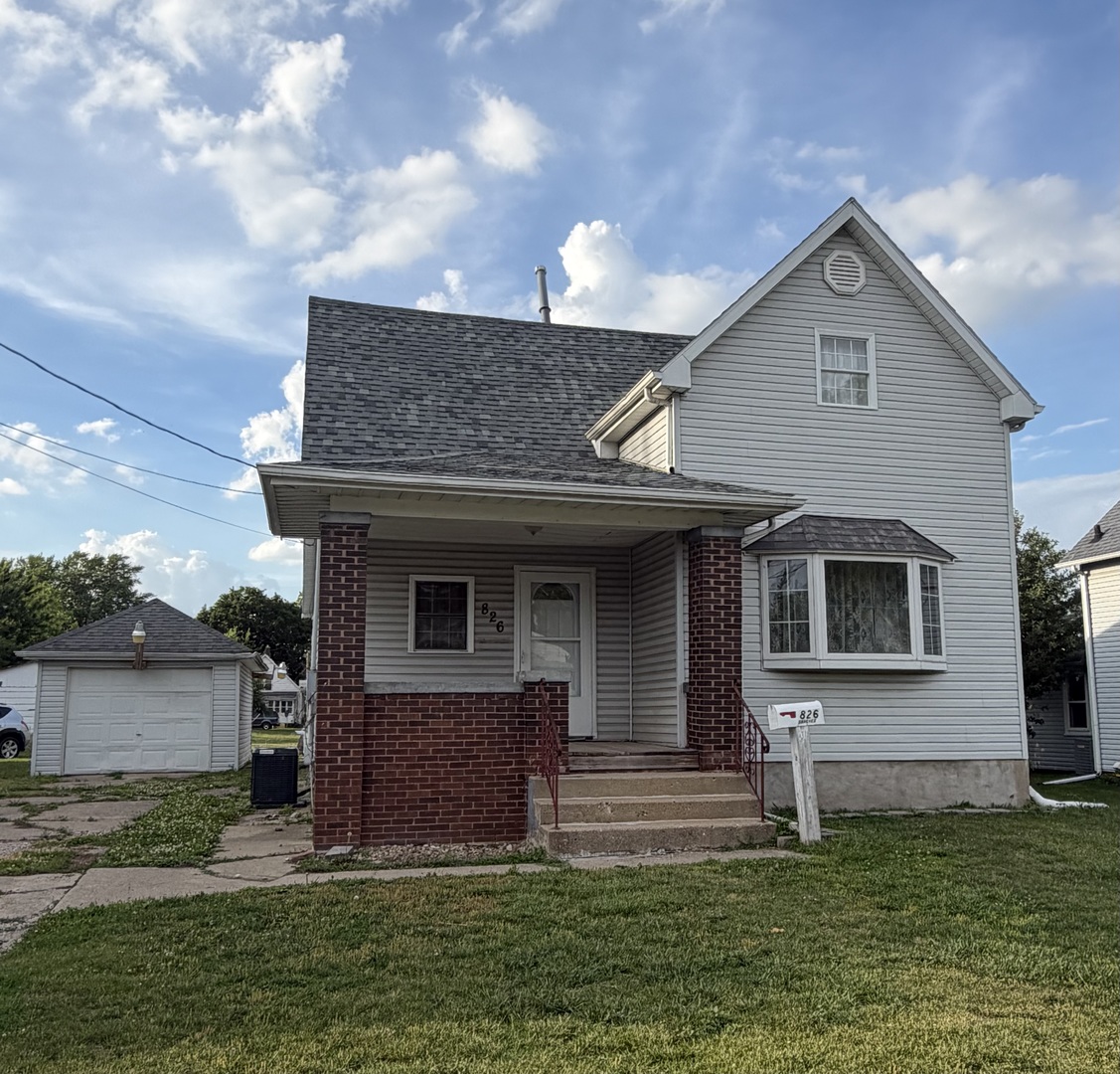 826 Prairie Avenue