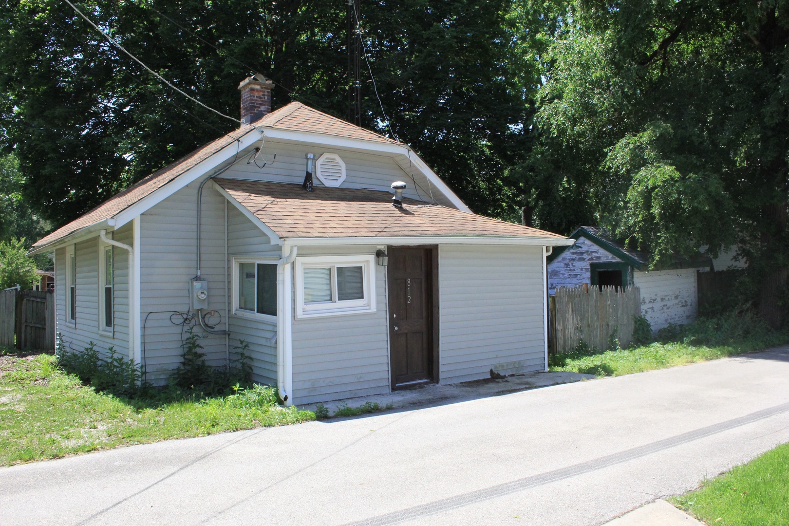 812 Benton Street