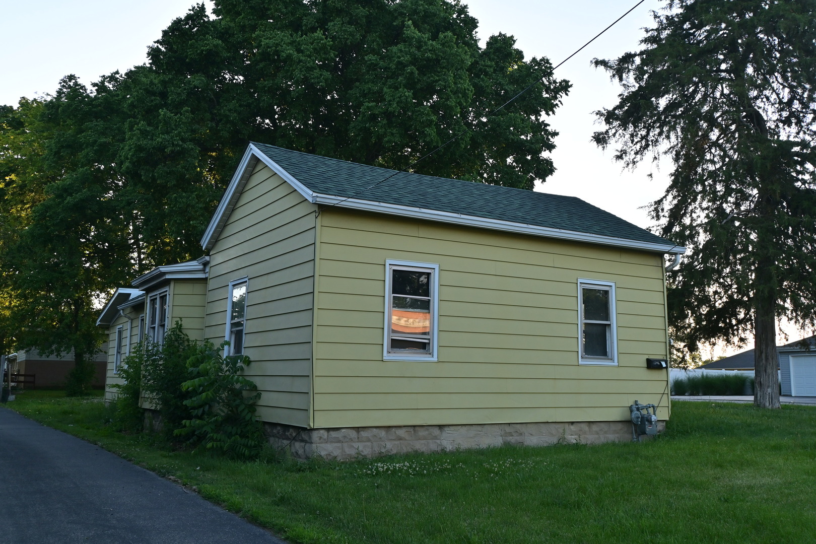1346 Division Street