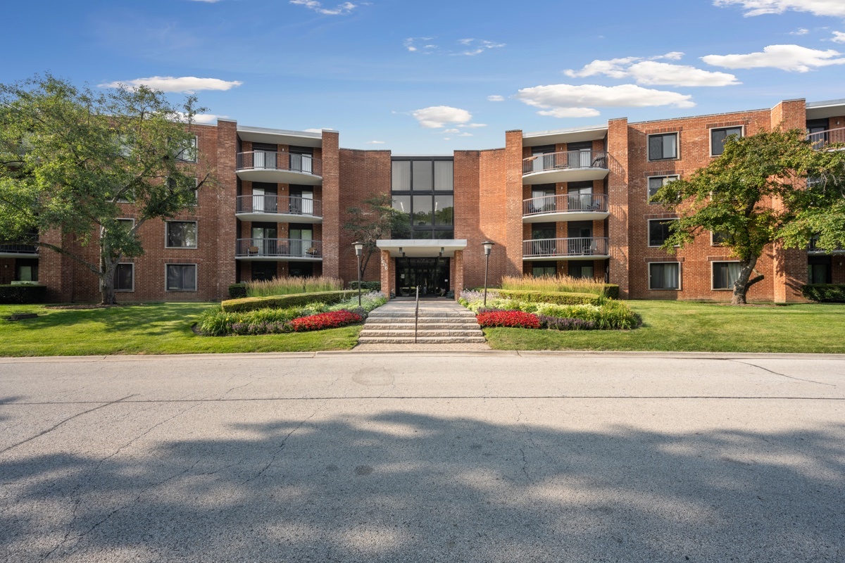 1605 Central Road