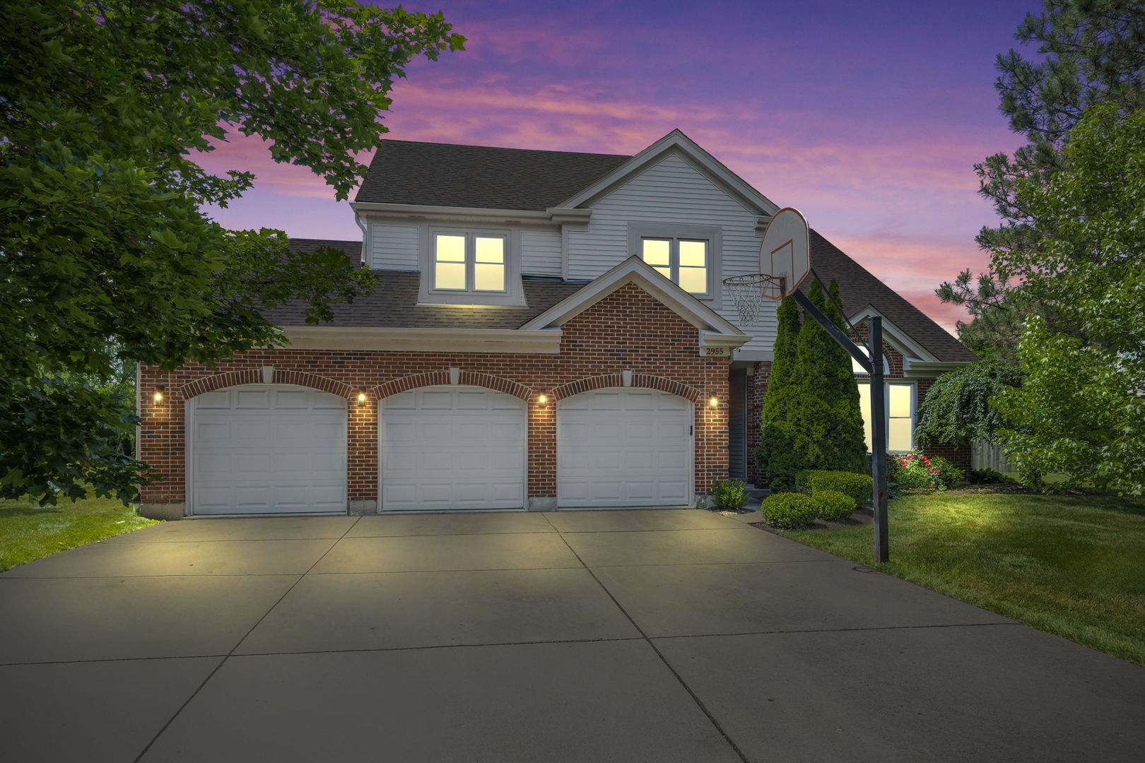 2955 Whispering Oaks Drive