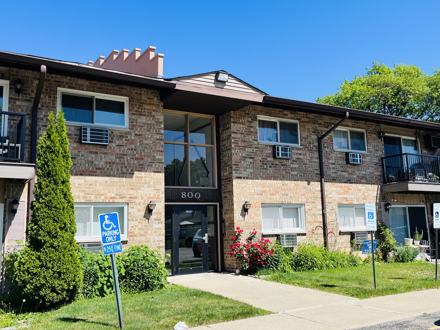 800 Old Willow Road