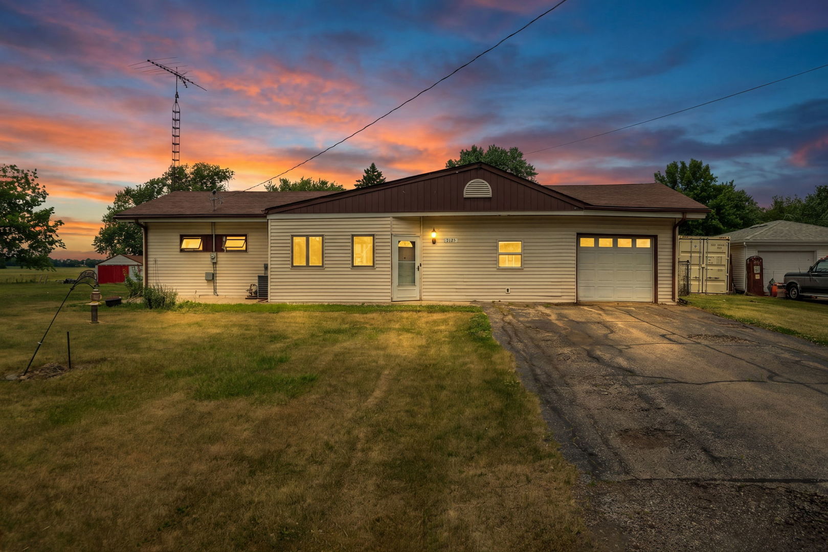 7125 Toms Road