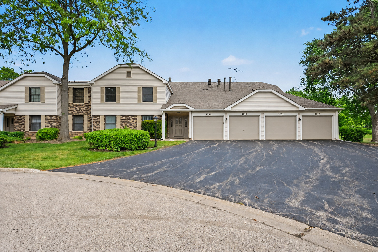 5235 Rockpointe Court