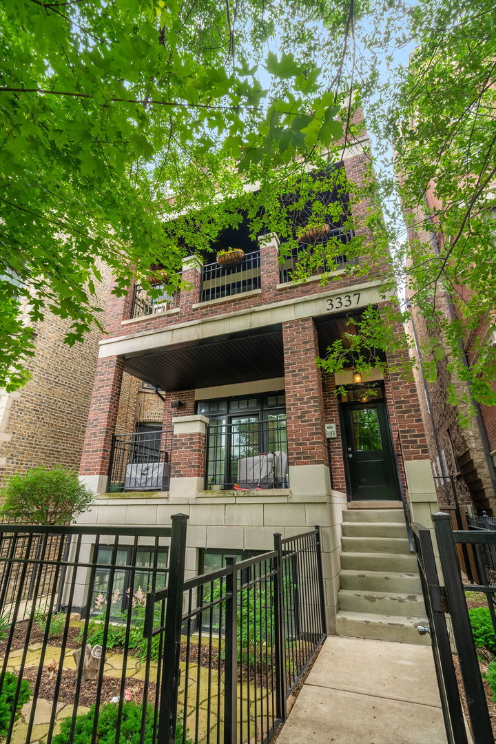 3337 Seminary Avenue