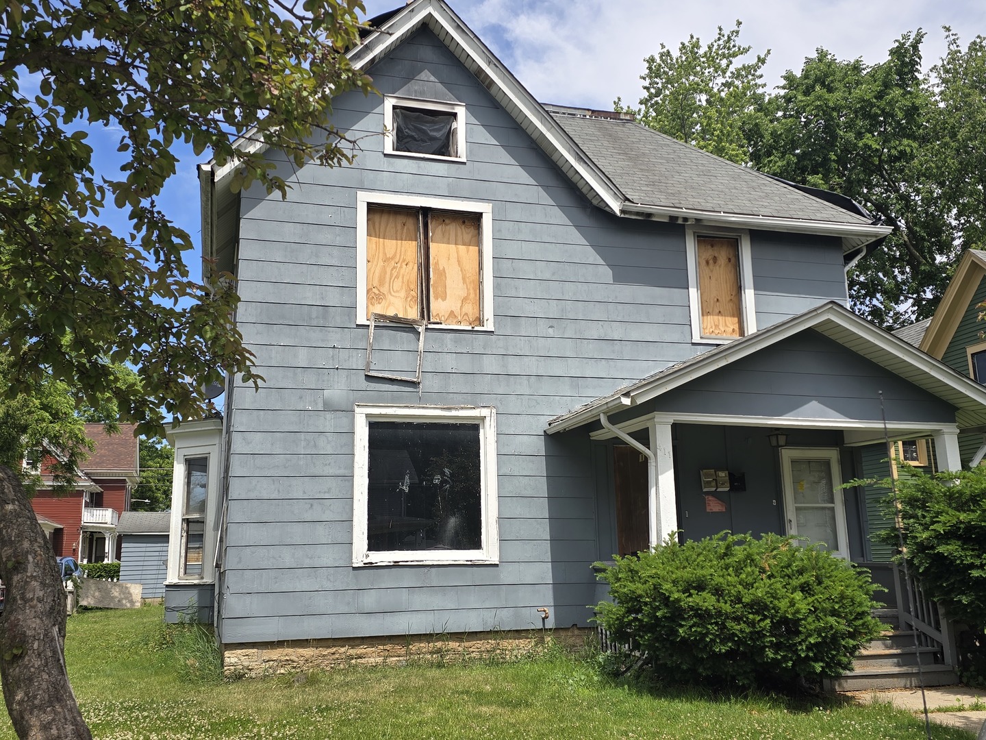 411 Grant Place