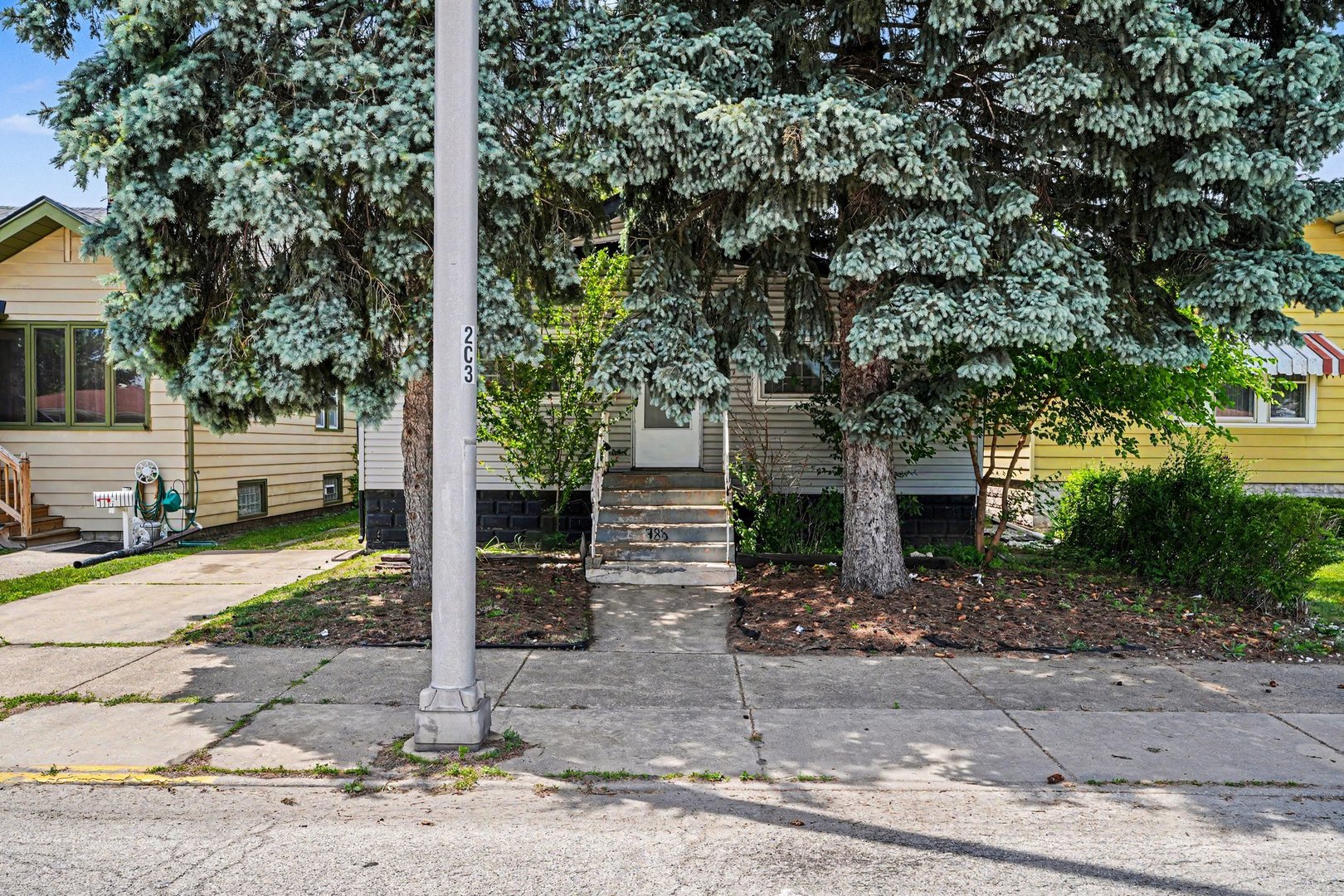 988 Wentworth Avenue