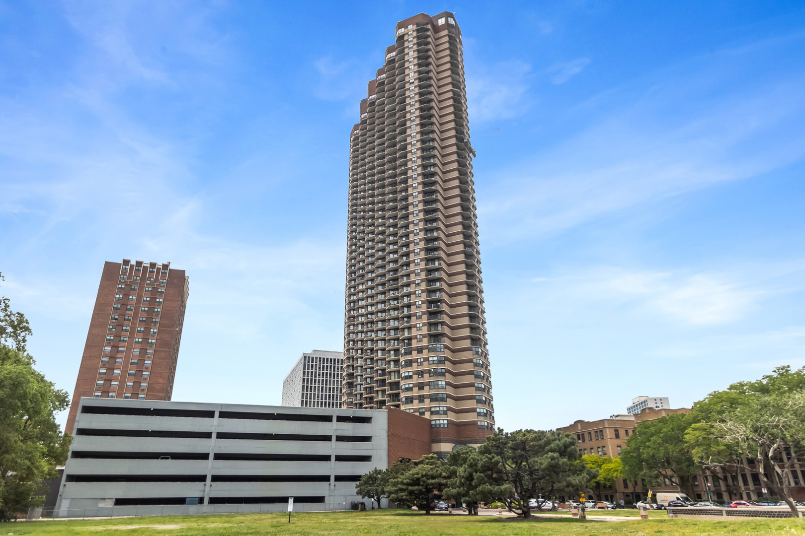 3660 Lake Shore Drive