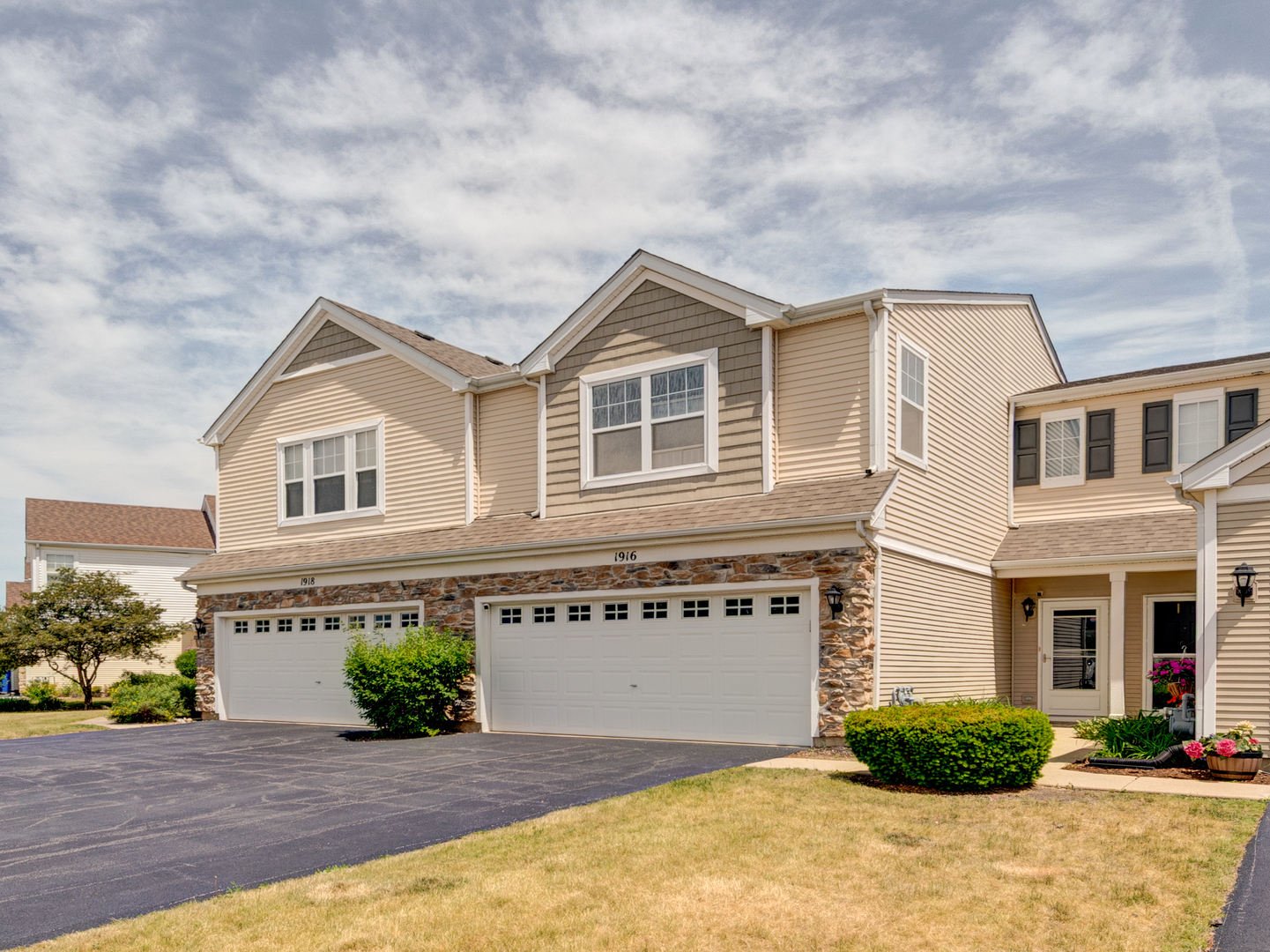 1916 Cobblestone Drive