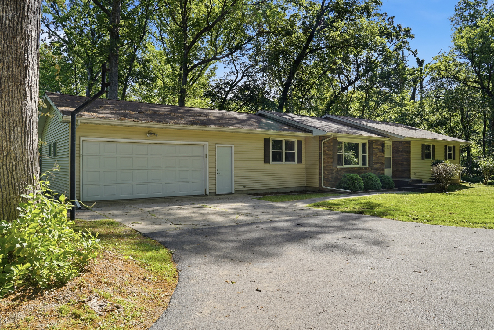 7261 Ridge Road