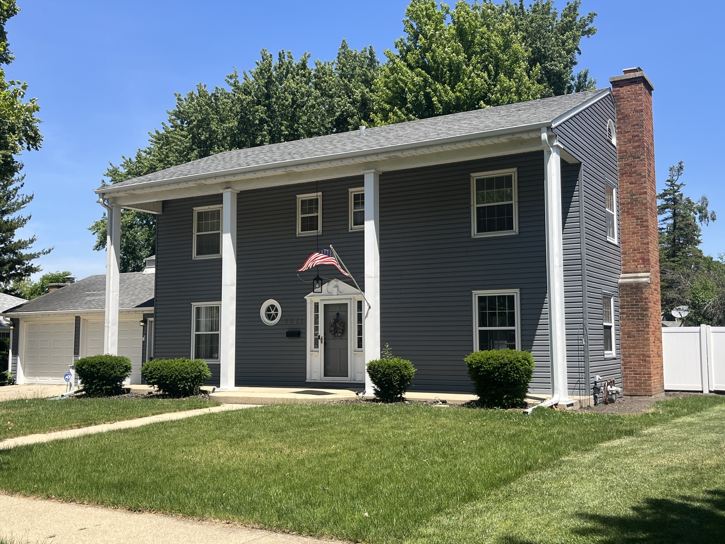 2221 Mayflower Drive