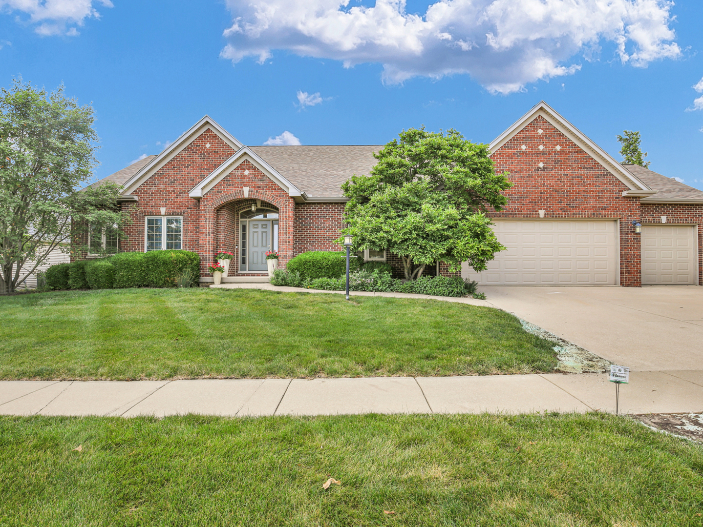 3304 Sandhill Lane